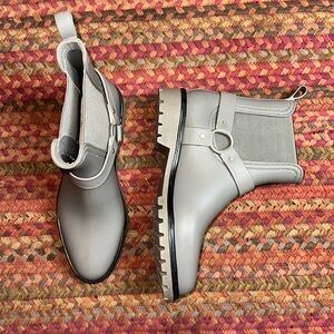 BERNARDO GREY HARNESS PULL / SLIP ON RUBBER RAIN BOOTS SHORTIE